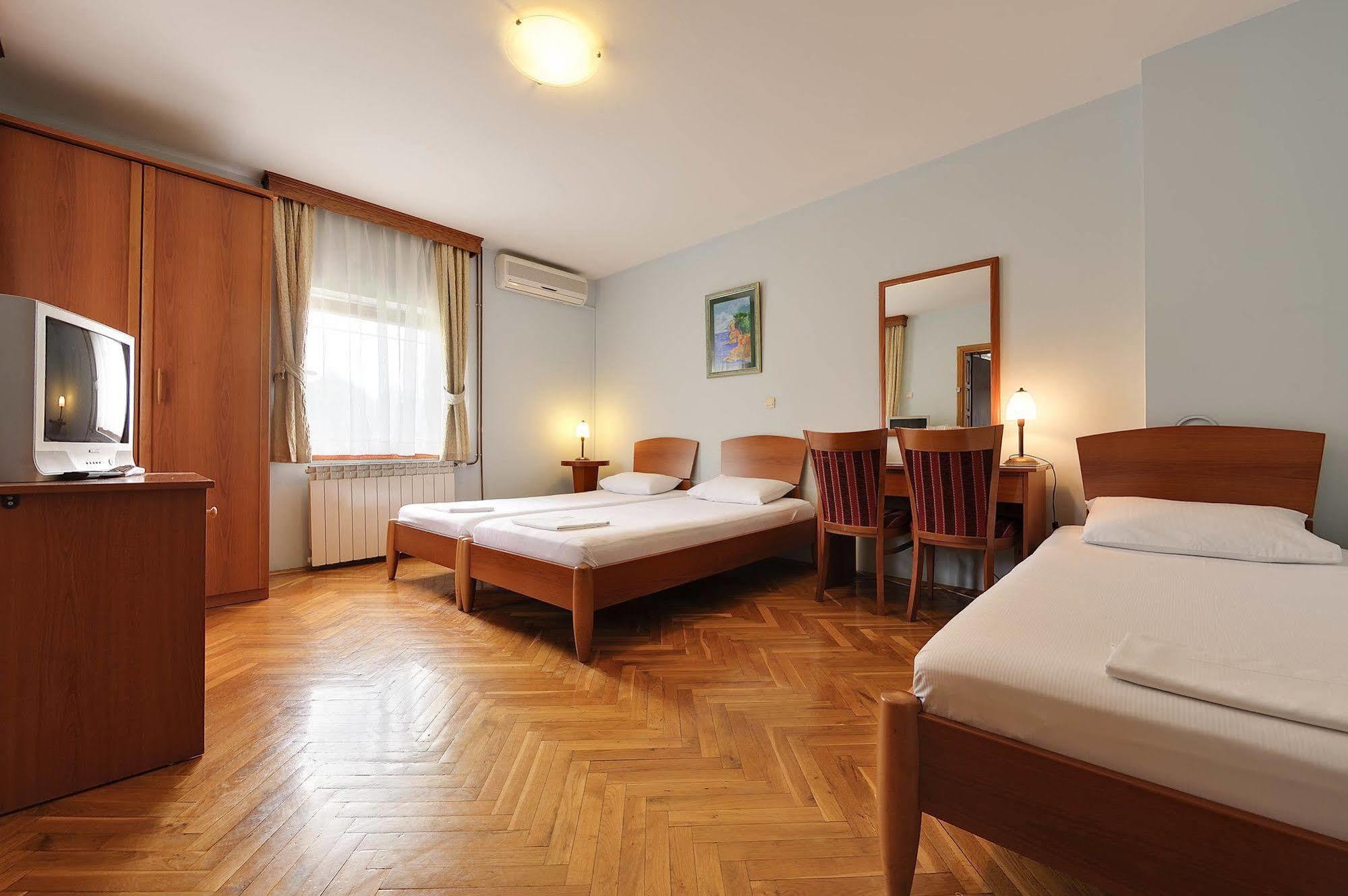 Hotel Sucevic Garni Belgrad Exterior foto