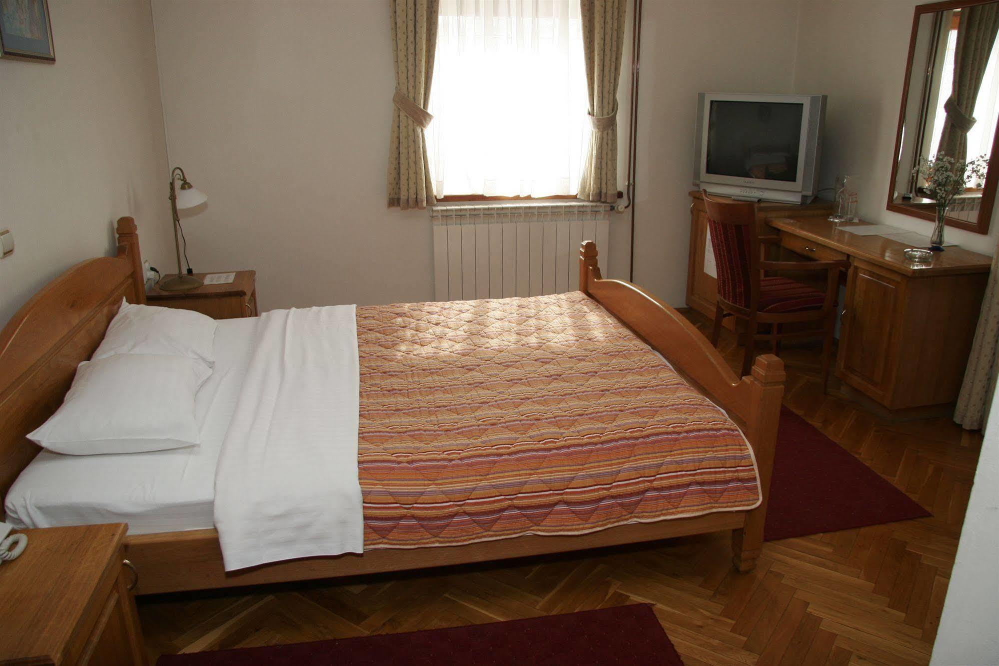 Hotel Sucevic Garni Belgrad Exterior foto